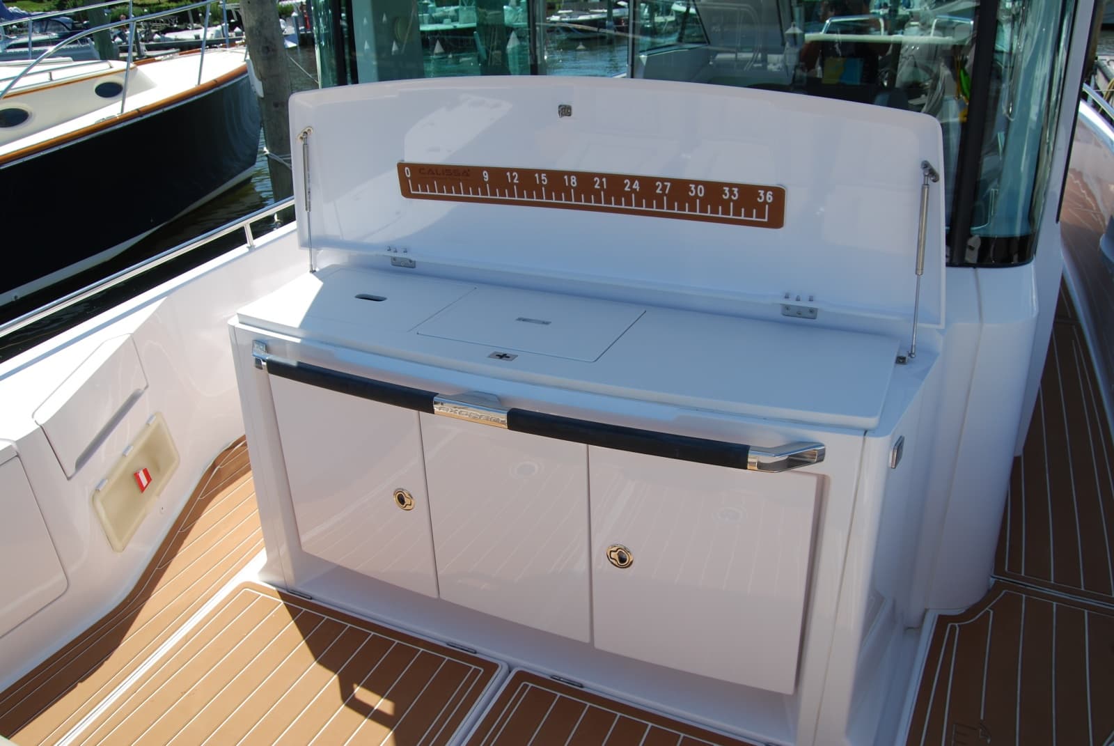 2022 Axopar 37 XC Cross Cabin - Photo 9