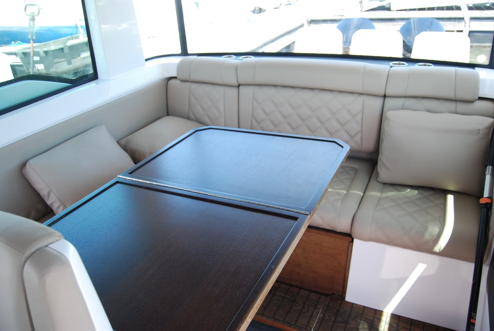 2022 Axopar 37 XC Cross Cabin - Photo 16