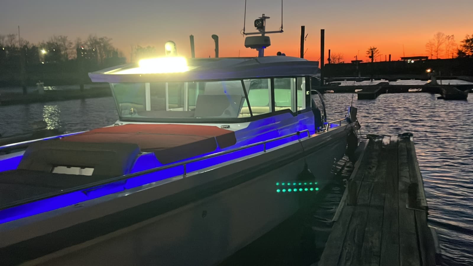 2022 Axopar 37 XC Cross Cabin - Photo 35