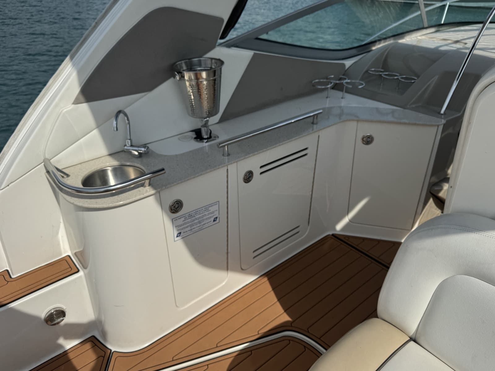 2008 Sea Ray 310 Sundancer - Photo 12