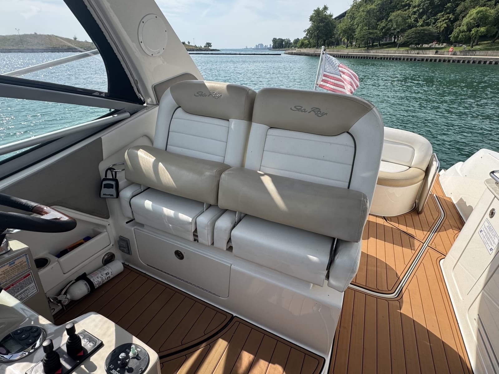 2008 Sea Ray 310 Sundancer - Photo 9