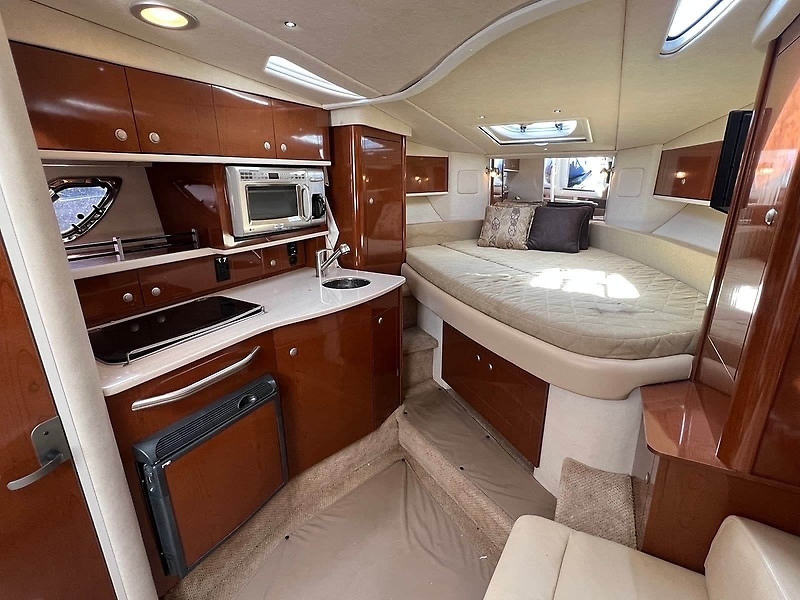 2008 Sea Ray 310 Sundancer - Photo 13