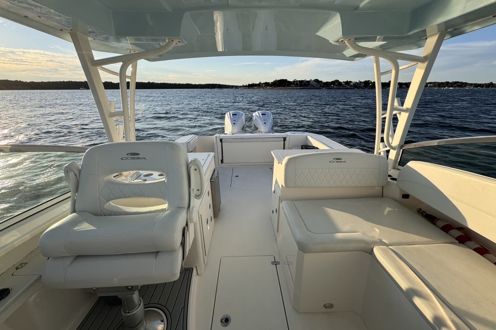 2023 Cobia 330 DC - Photo 12