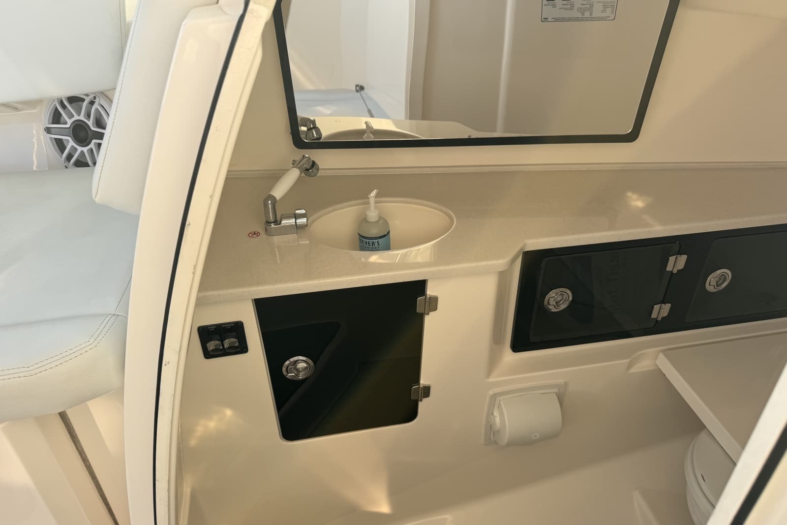 2023 Cobia 330 DC - Photo 19