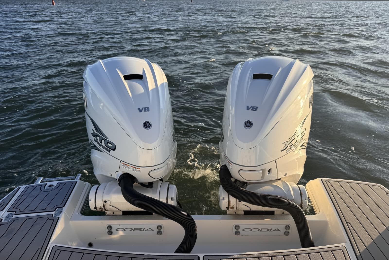 2023 Cobia 330 DC - Photo 14