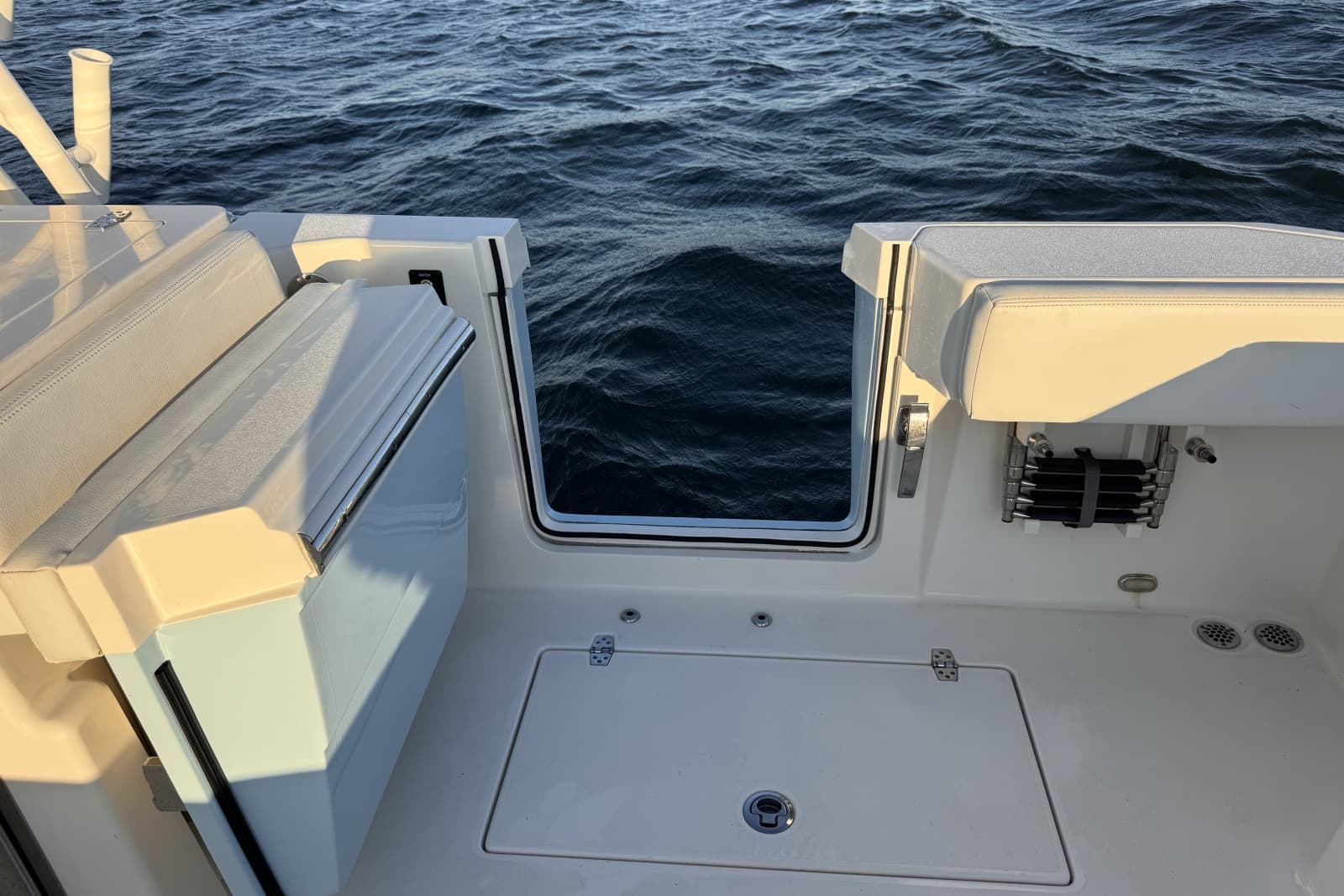 2023 Cobia 330 DC - Photo 18