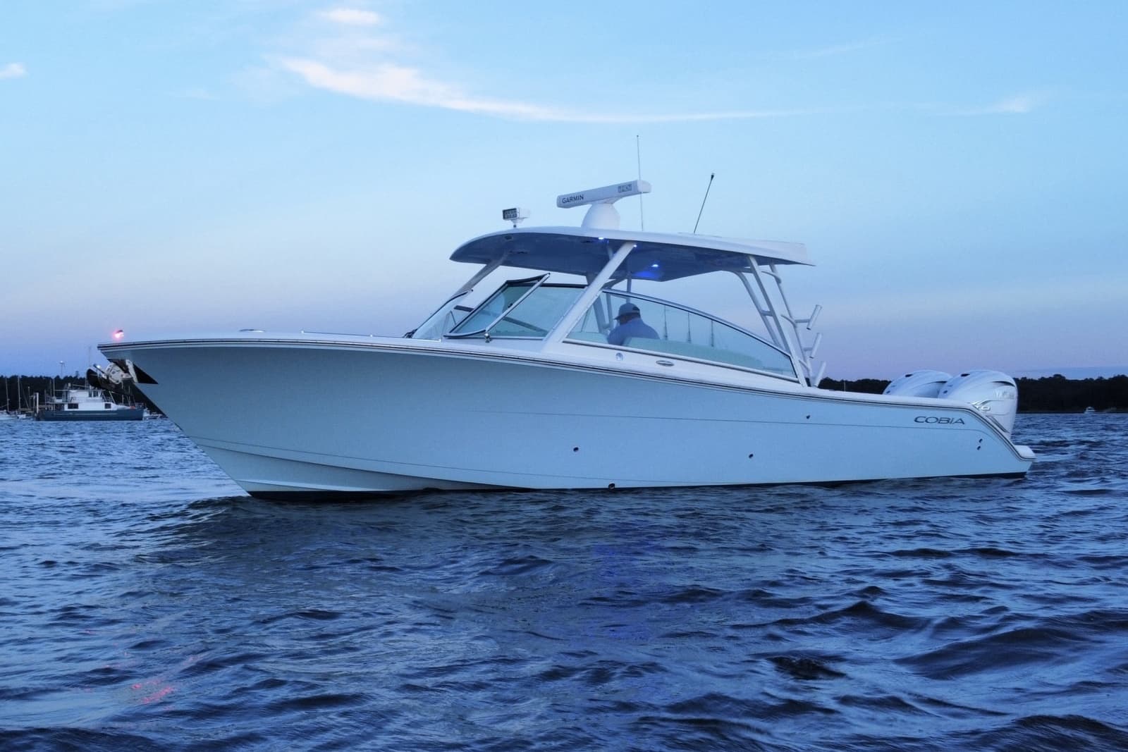 2023 Cobia 330 DC - Photo 6