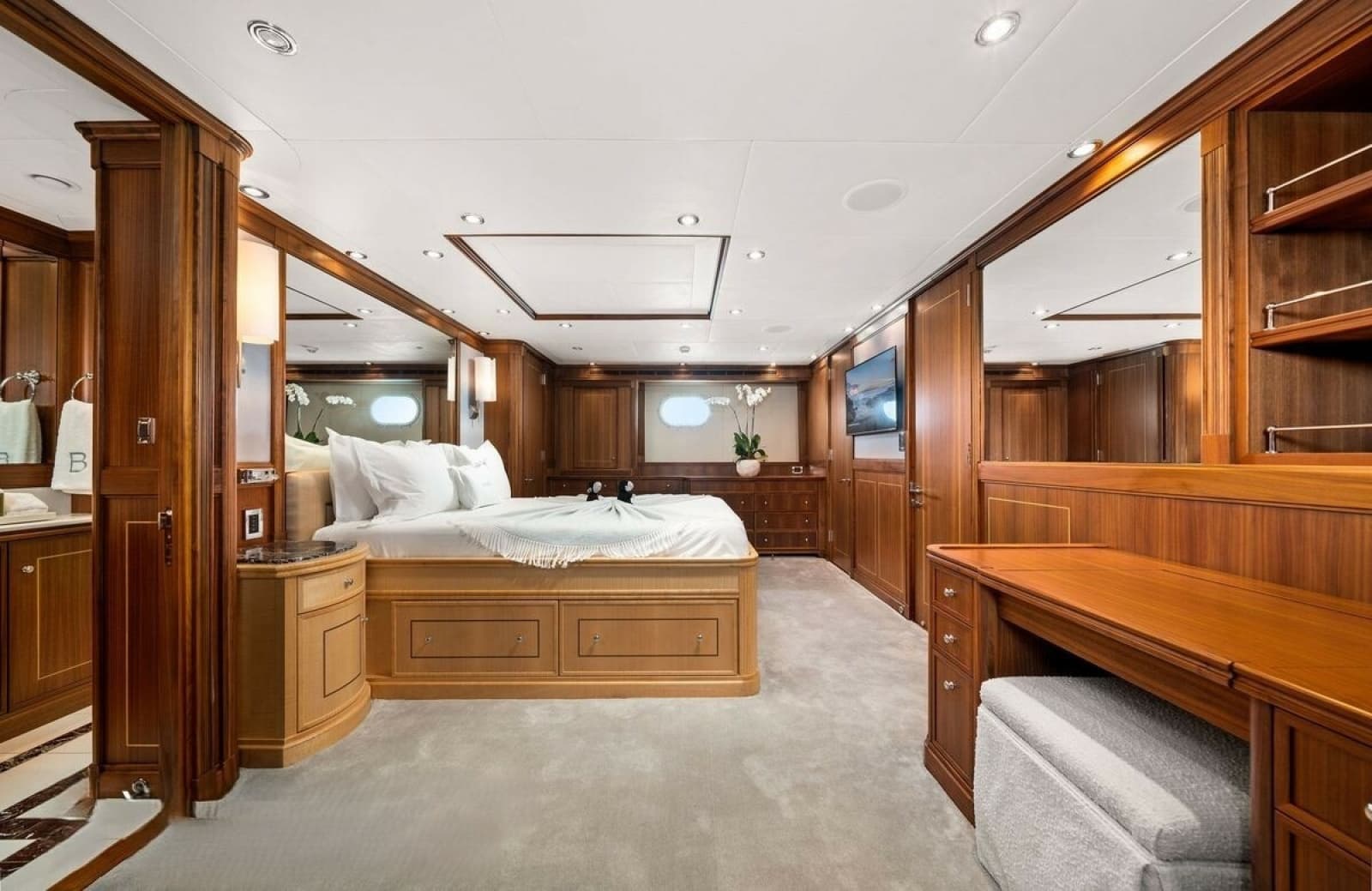 2009 Palmer Johnson Raised Pilothouse Flybridge - Photo 15