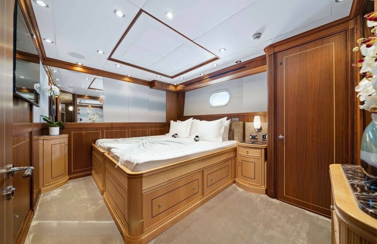 2009 Palmer Johnson Raised Pilothouse Flybridge - Photo 13