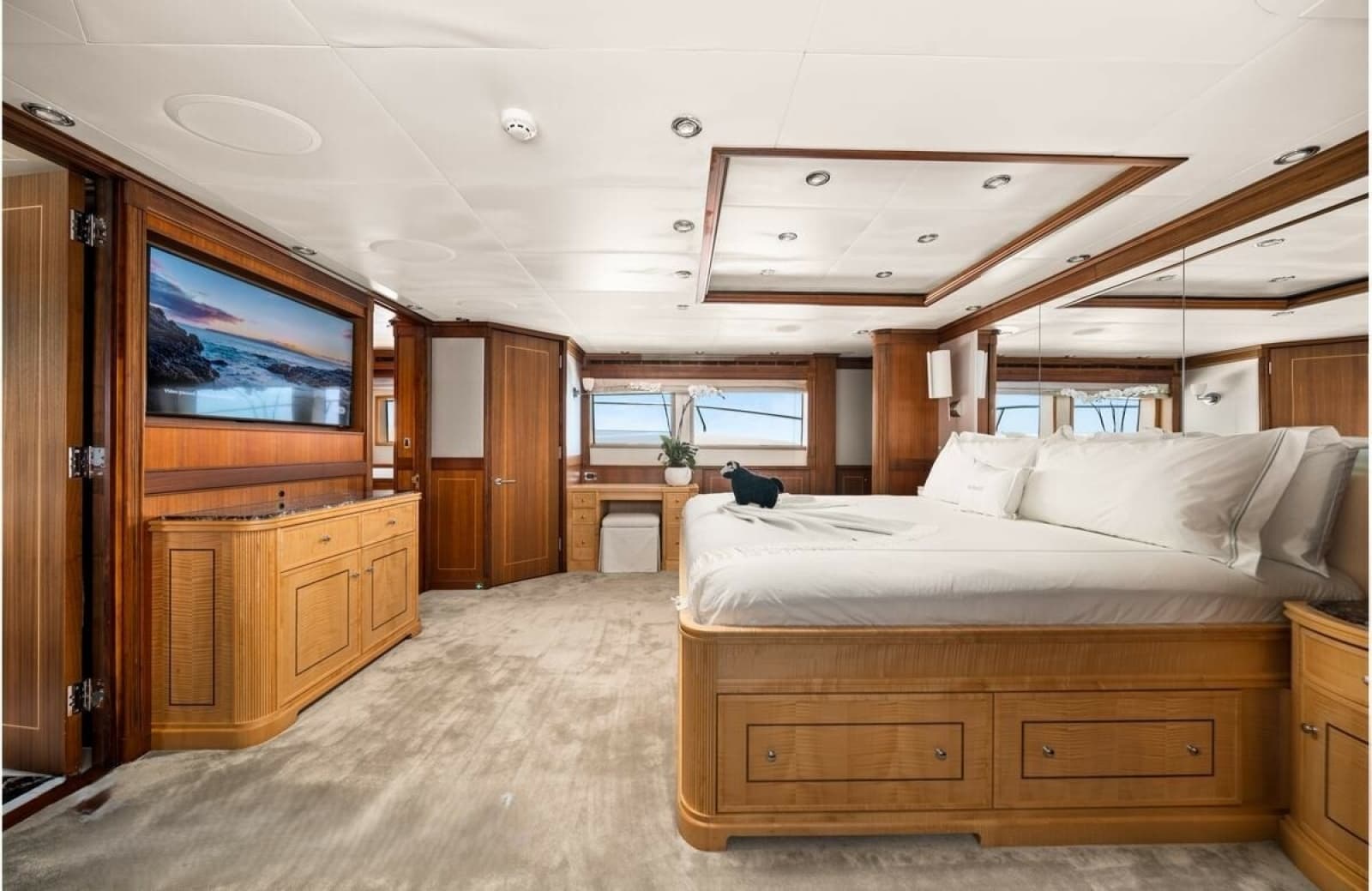 2009 Palmer Johnson Raised Pilothouse Flybridge - Photo 11