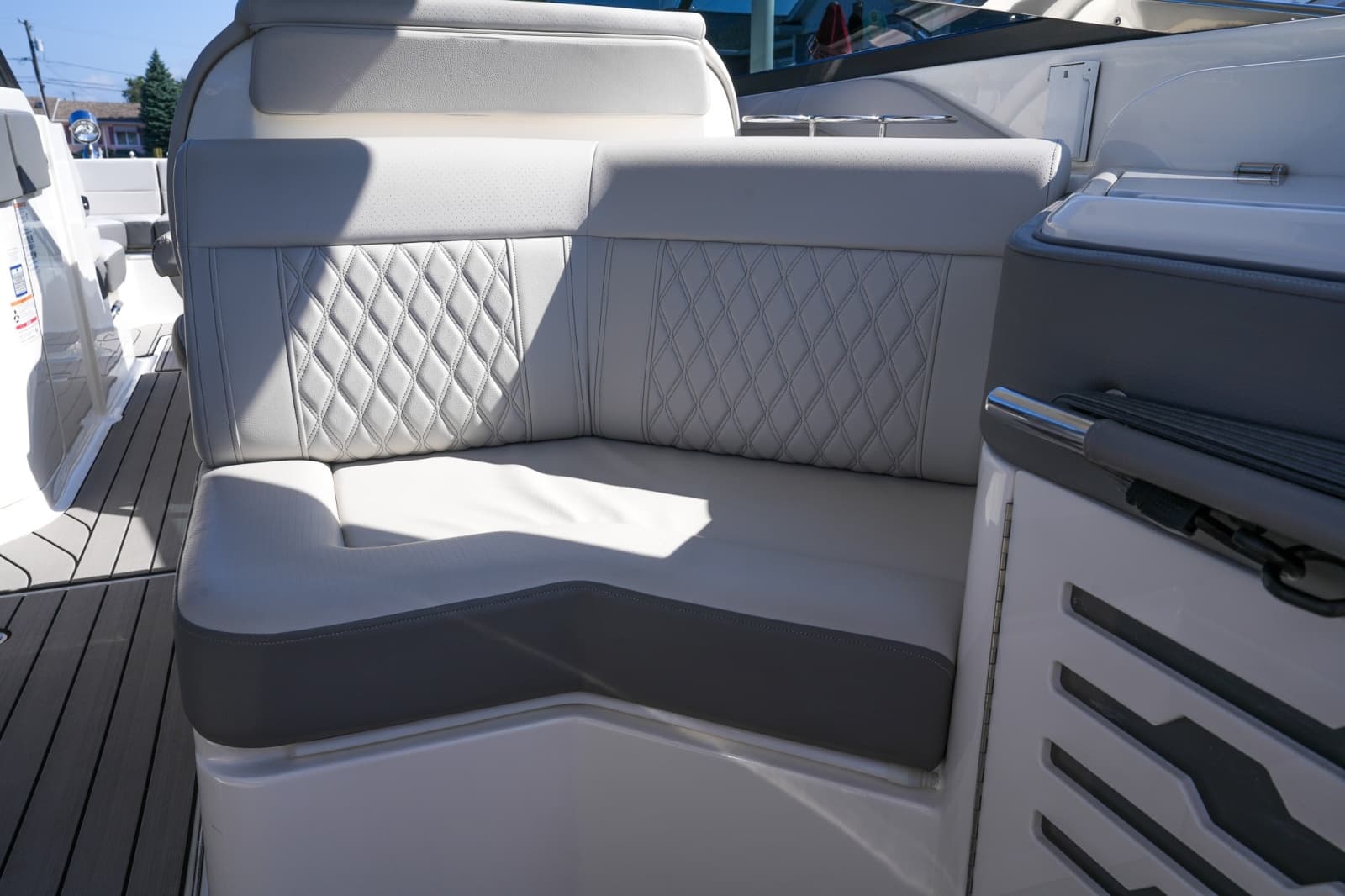 2024 Sea Ray SLX 310 Outboard - Photo 22