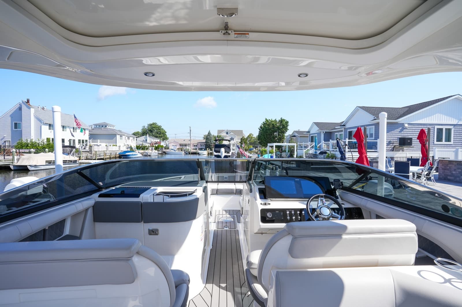 2024 Sea Ray SLX 310 Outboard - Photo 25