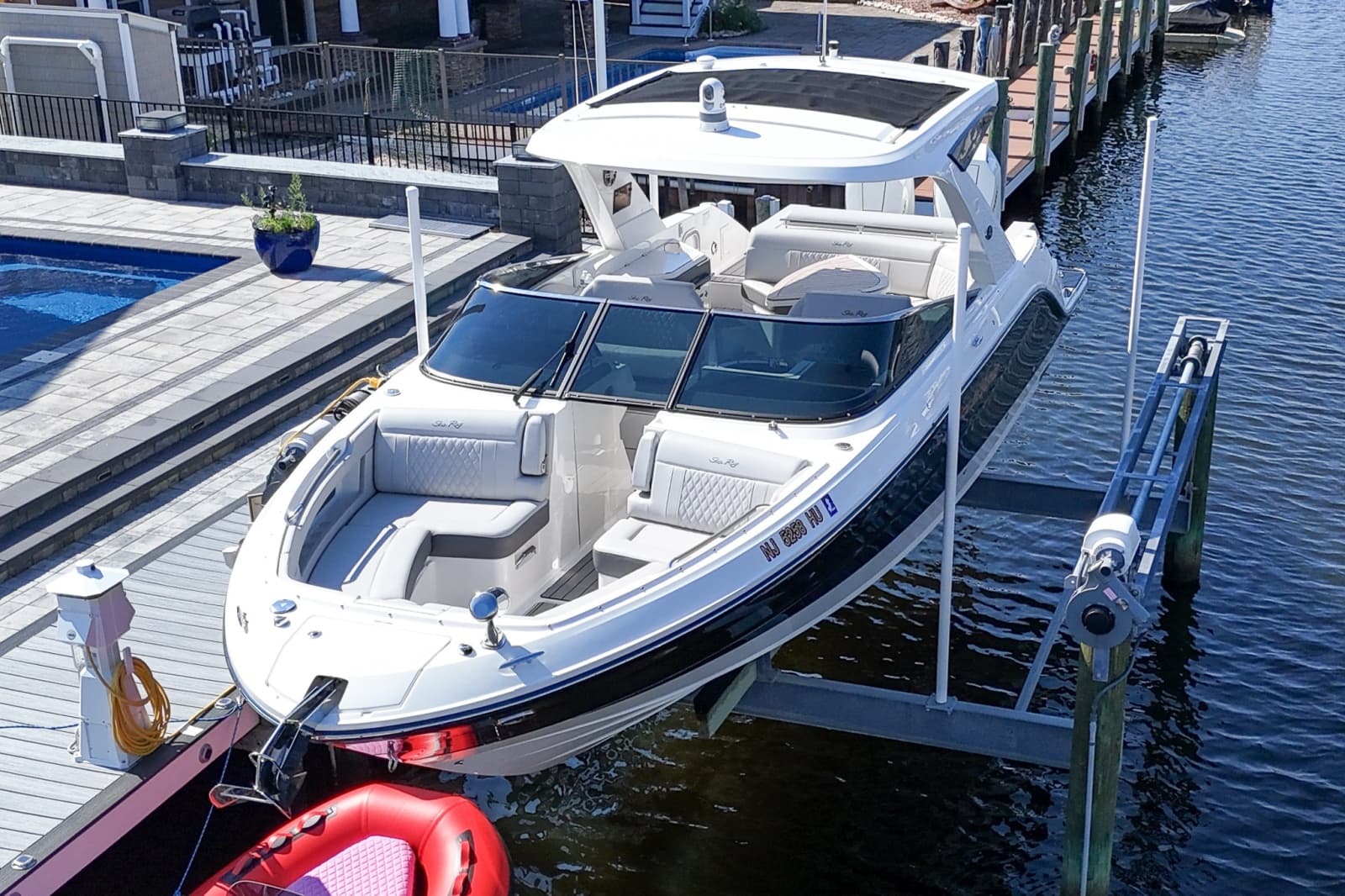 2024 Sea Ray SLX 310 Outboard - Photo 5