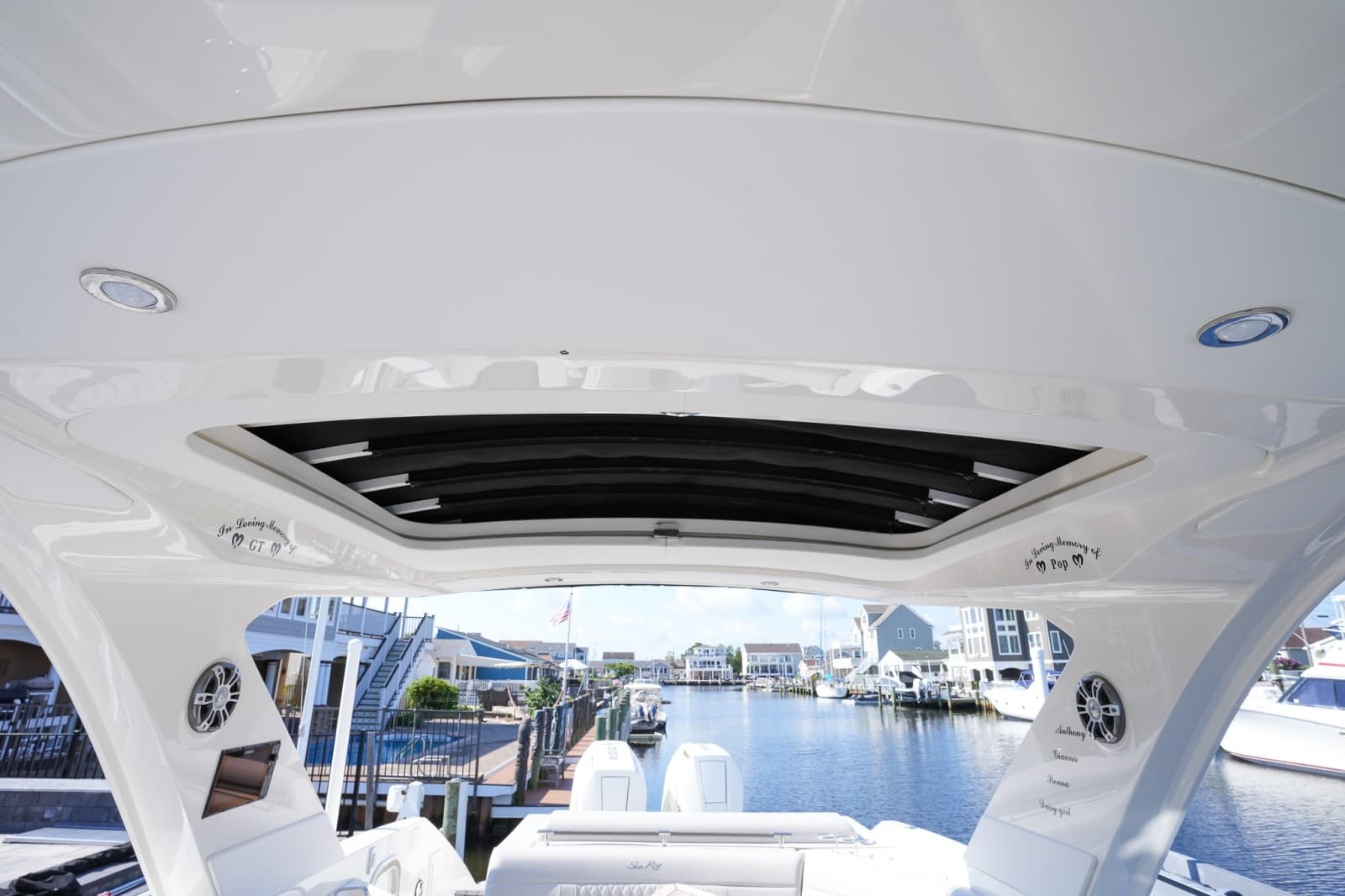 2024 Sea Ray SLX 310 Outboard - Photo 28