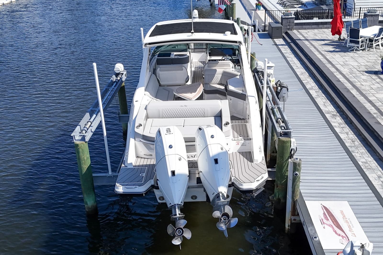 2024 Sea Ray SLX 310 Outboard - Photo 8
