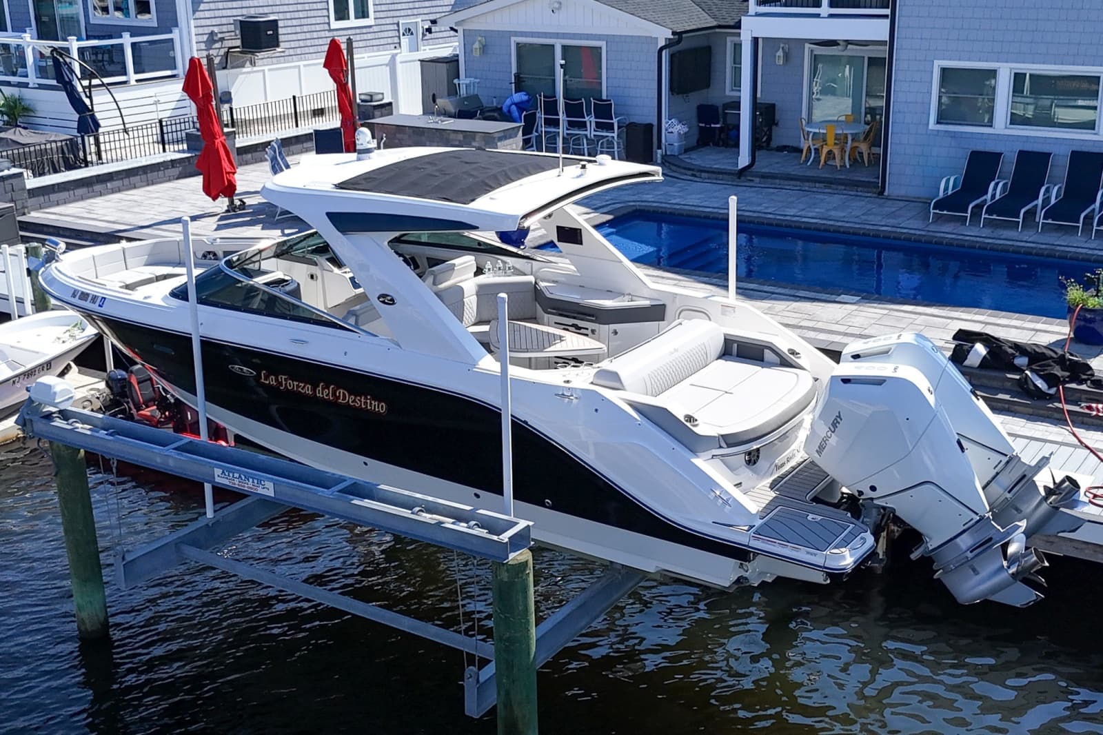 2024 Sea Ray SLX 310 Outboard - Photo 7
