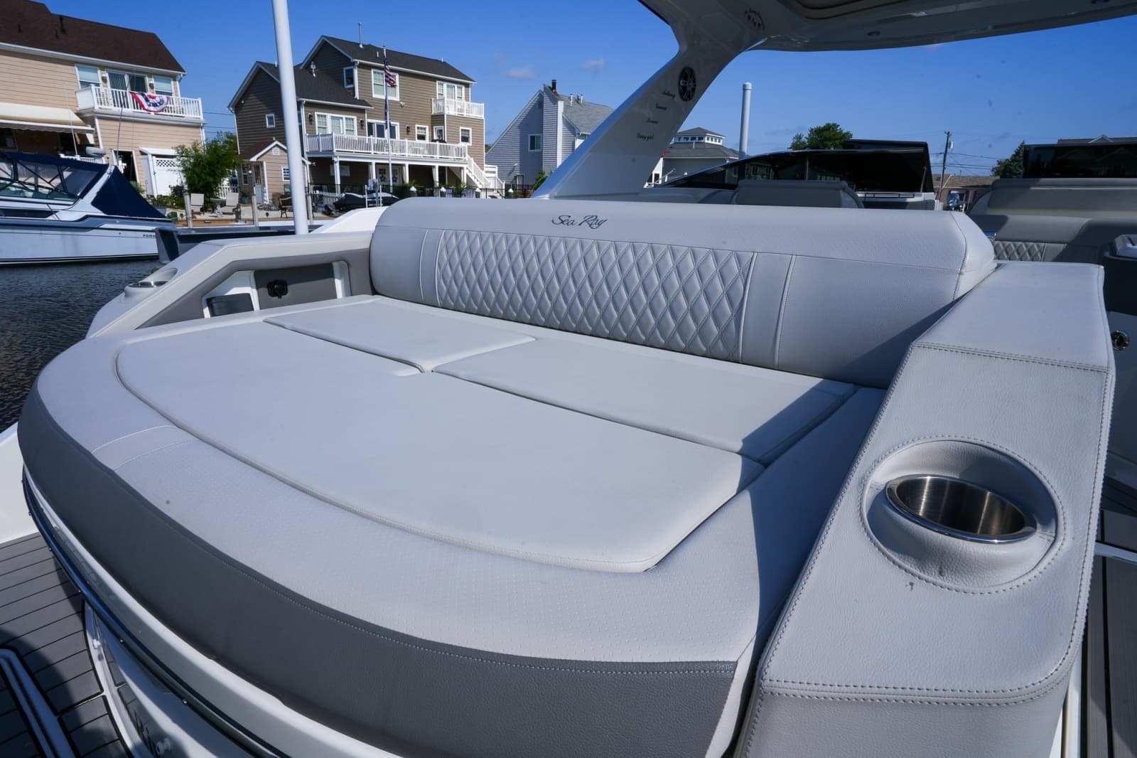 2024 Sea Ray SLX 310 Outboard - Photo 17