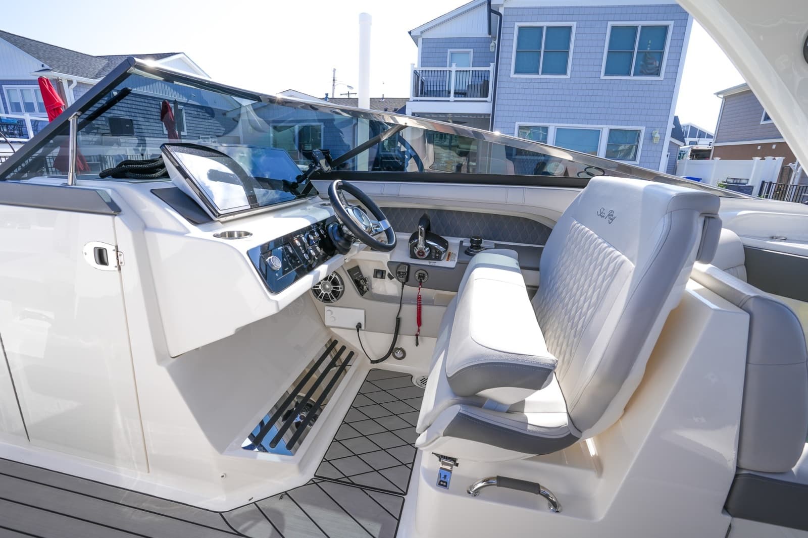 2024 Sea Ray SLX 310 Outboard - Photo 30
