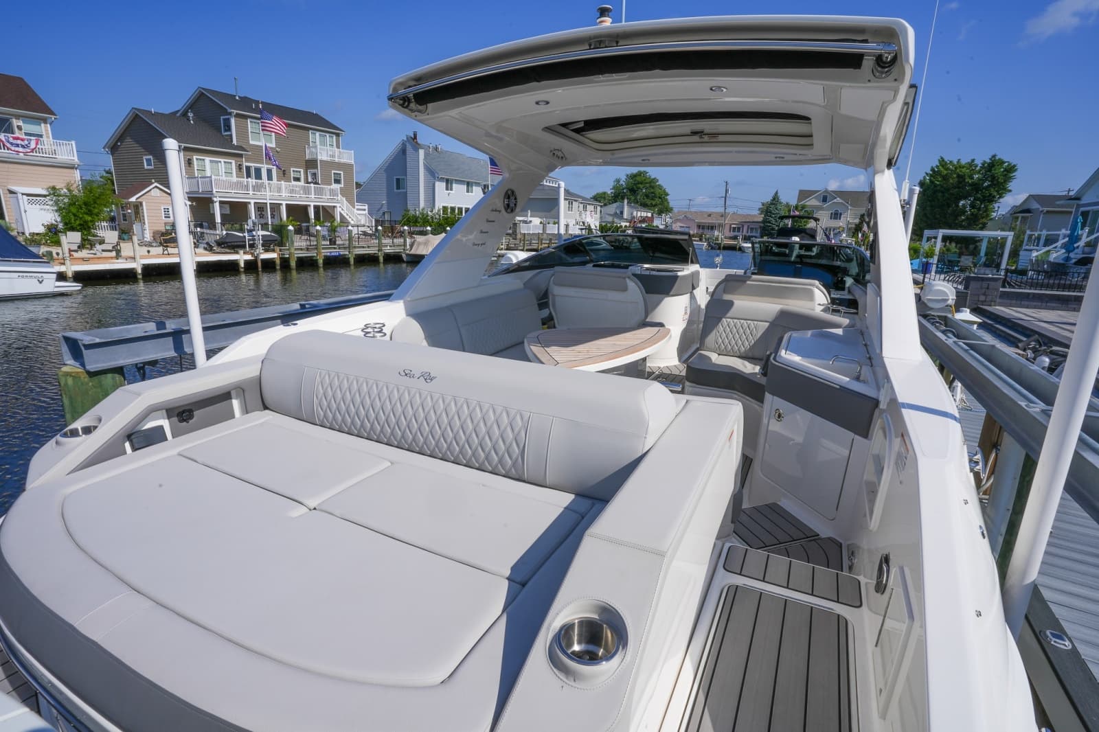 2024 Sea Ray SLX 310 Outboard - Photo 14
