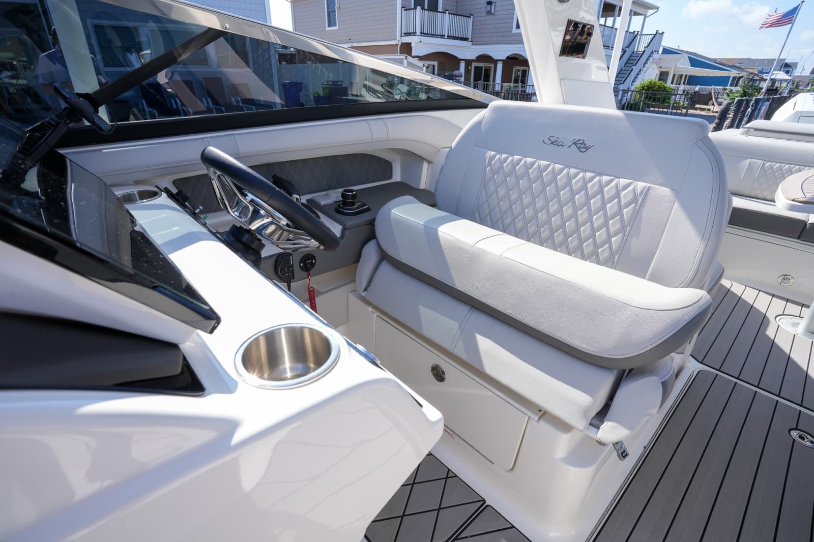 2024 Sea Ray SLX 310 Outboard - Photo 31
