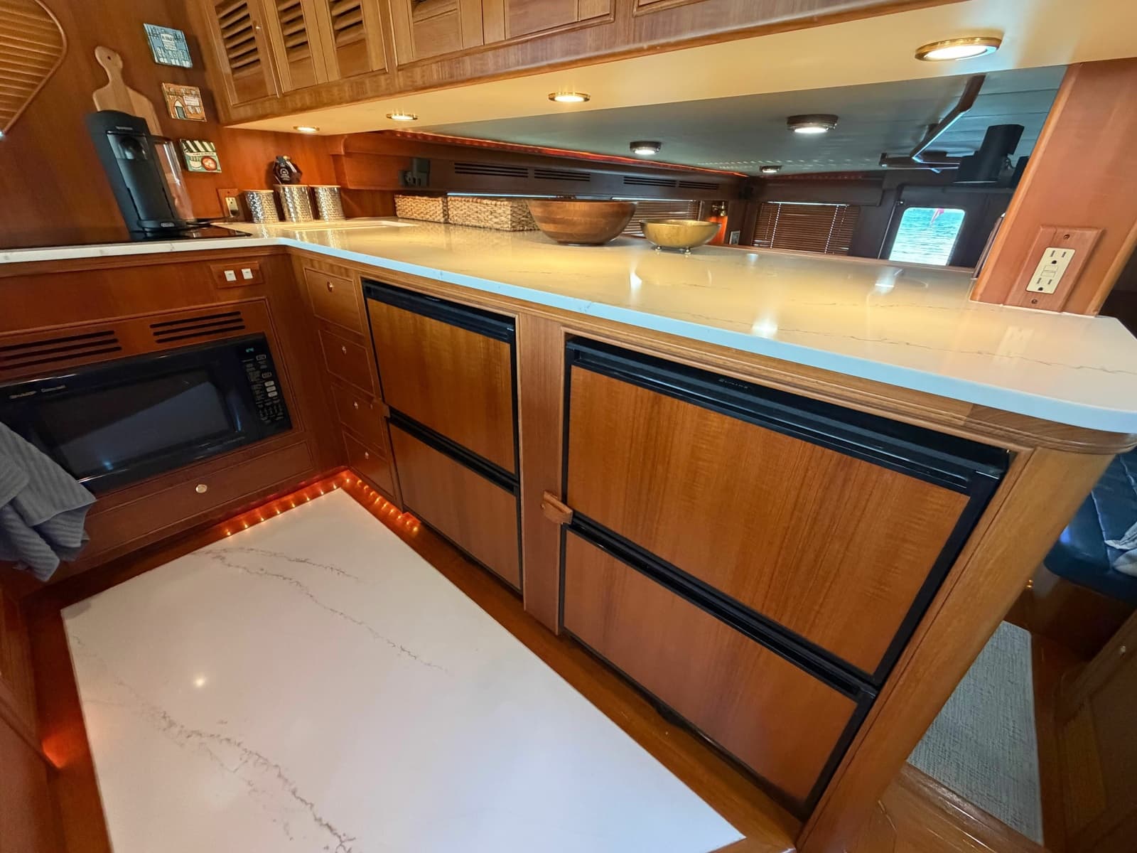 2006 Marlow Explorer 53C - Photo 13