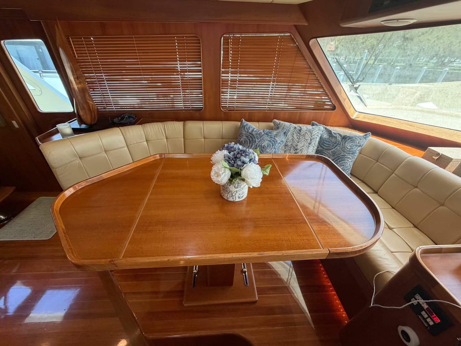 2006 Marlow Explorer 53C - Photo 18