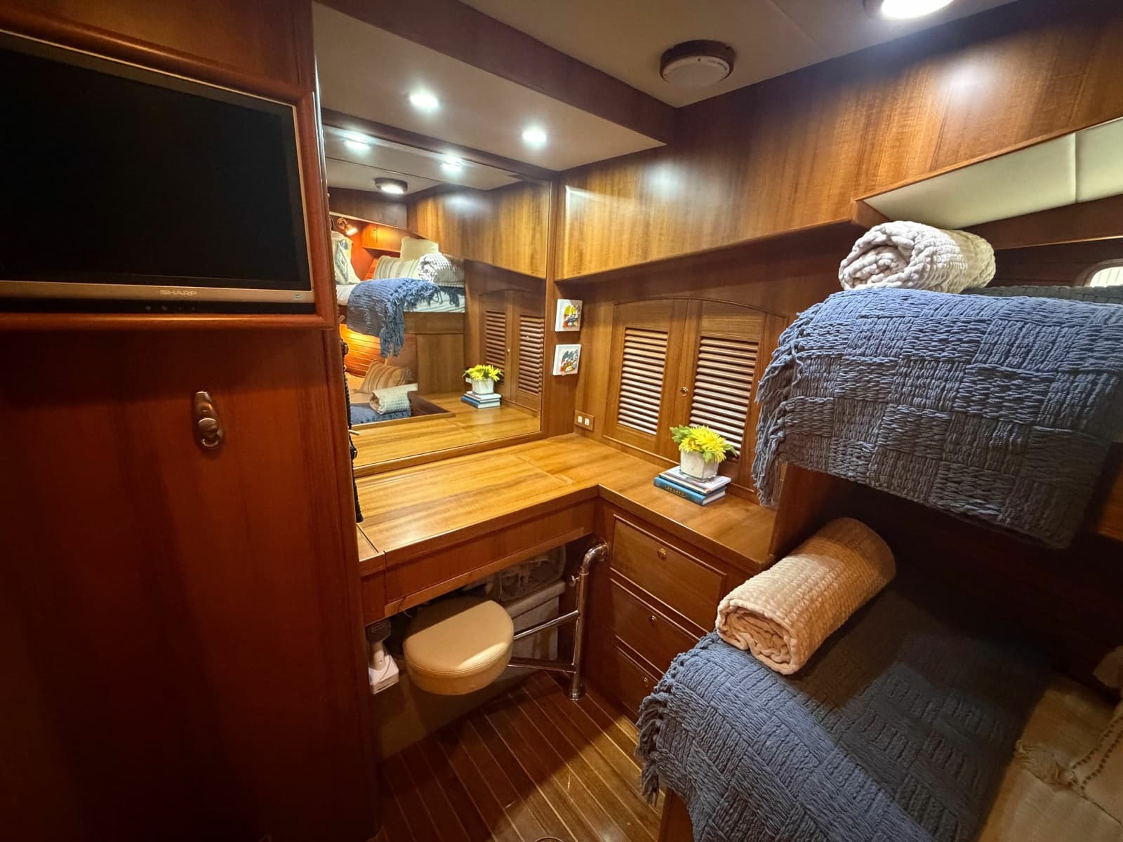 2006 Marlow Explorer 53C - Photo 23