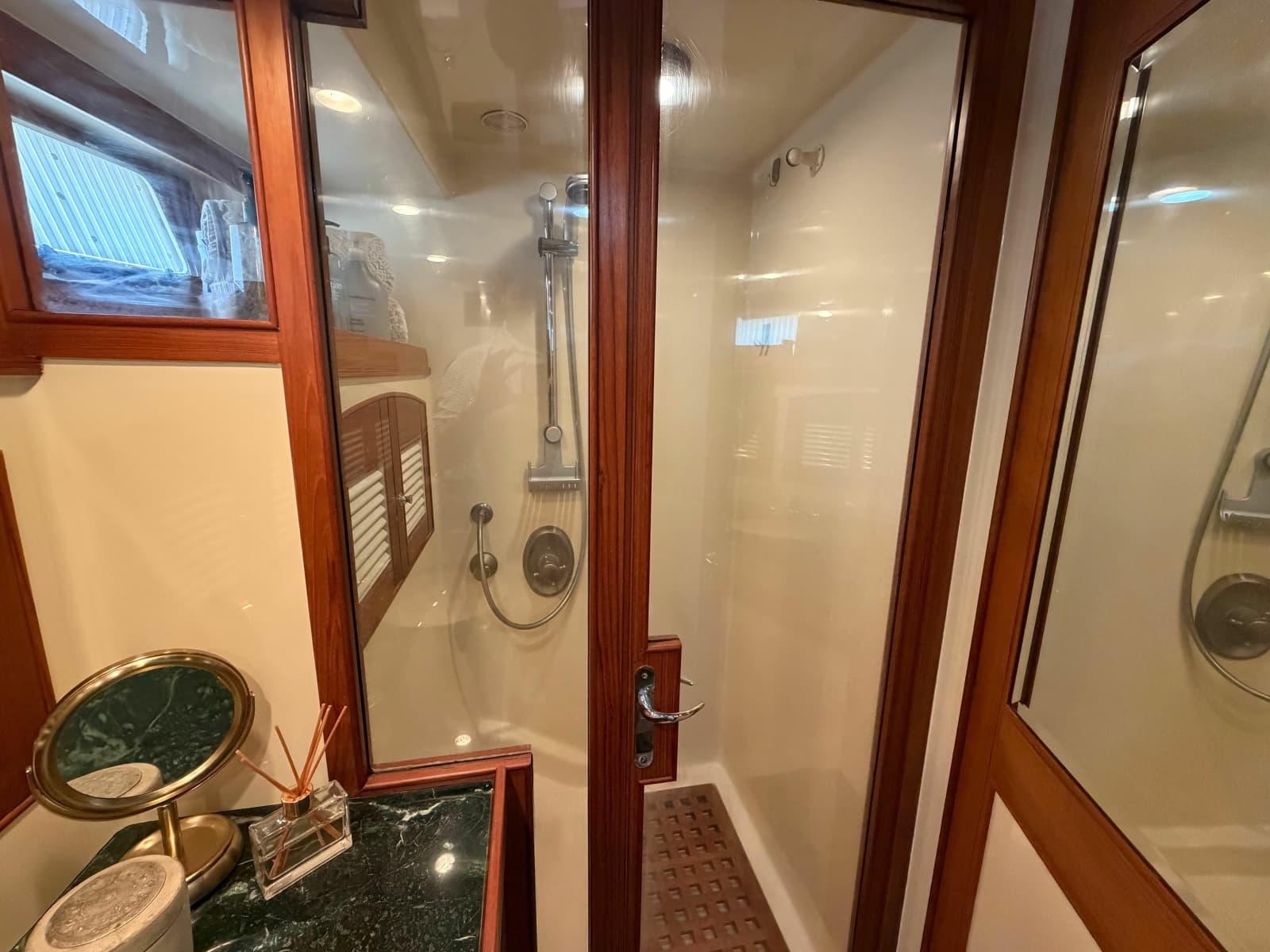 2006 Marlow Explorer 53C - Photo 35