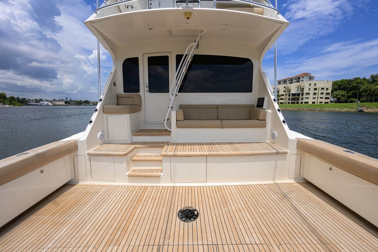 2006 Viking 68 Convertible - Photo 6