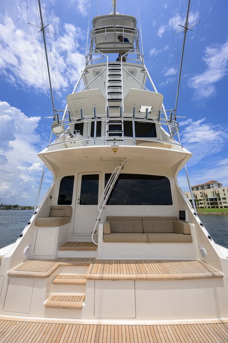 2006 Viking 68 Convertible - Photo 7