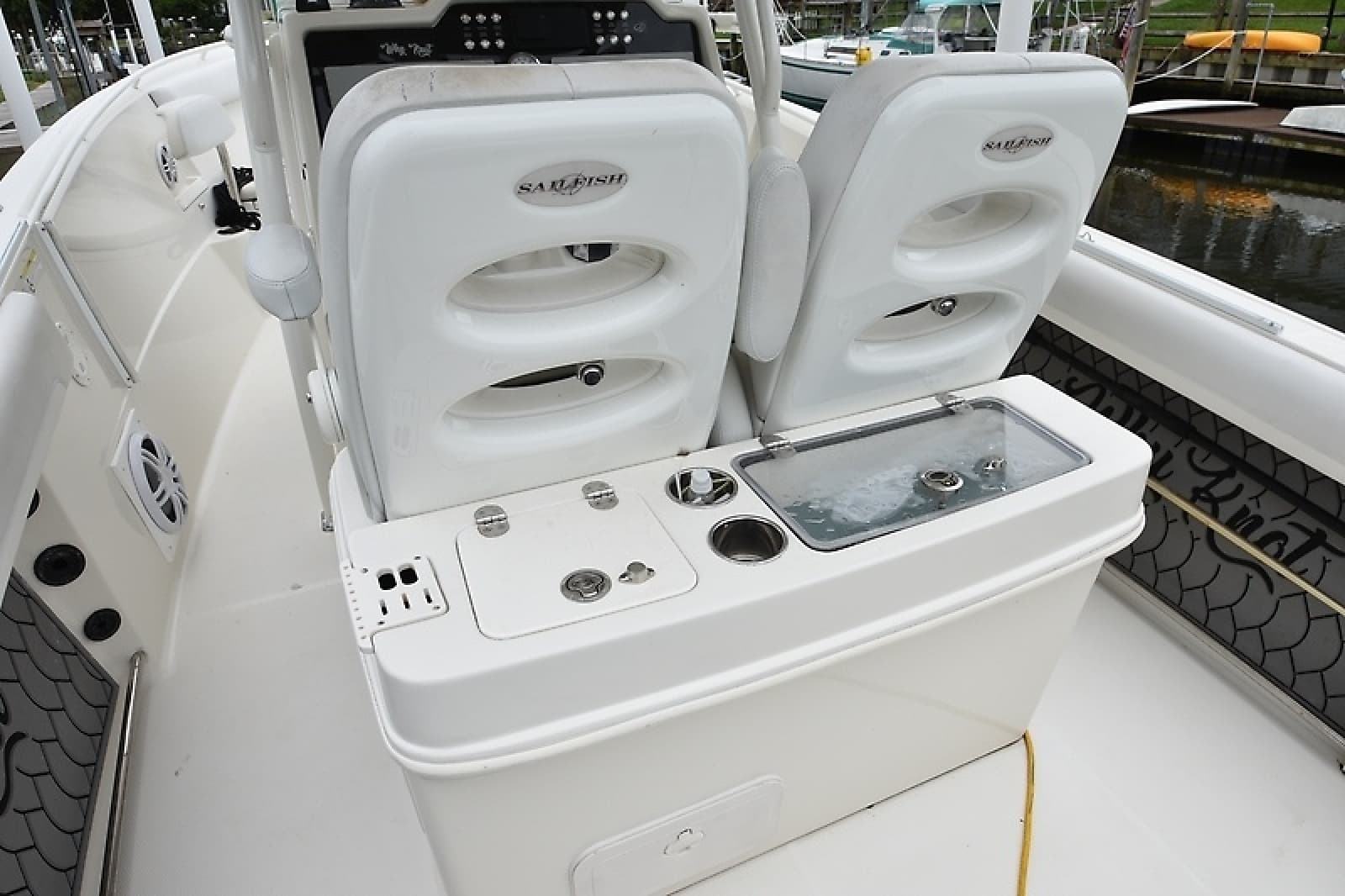 2015 Sailfish 270 - Photo 15
