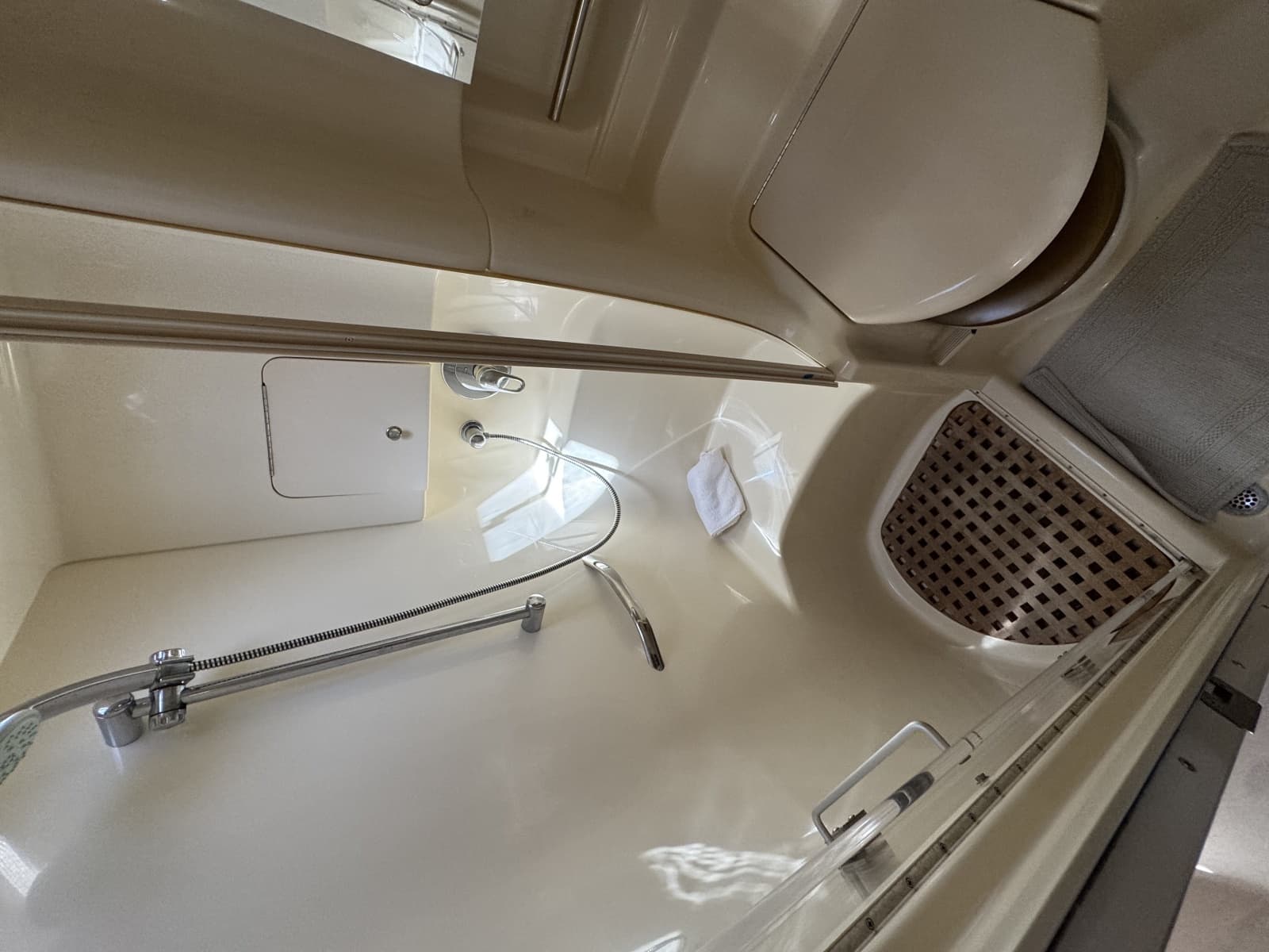 2002 Sea Ray 380 Sundancer - Photo 19
