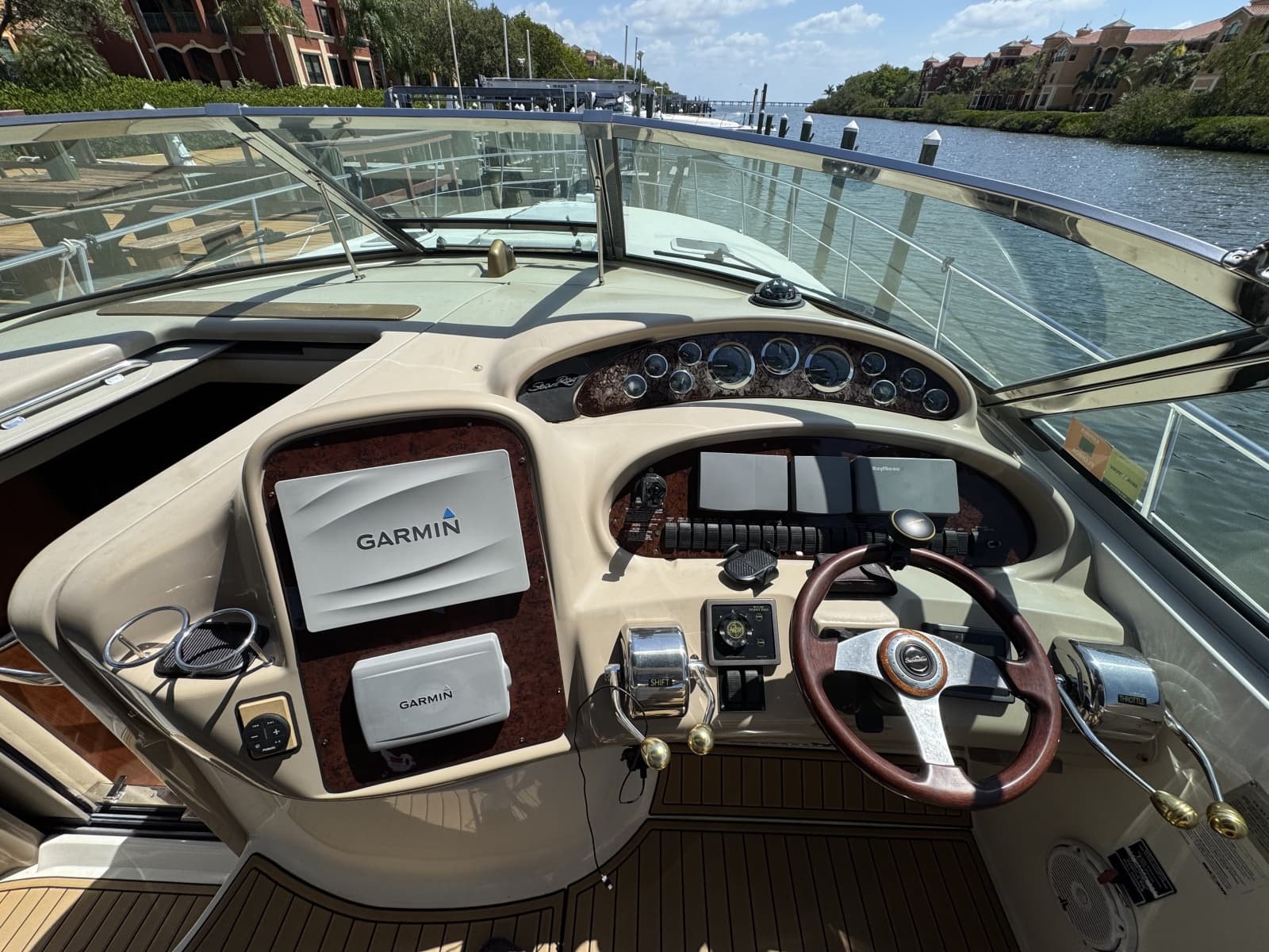 2002 Sea Ray 380 Sundancer - Photo 6
