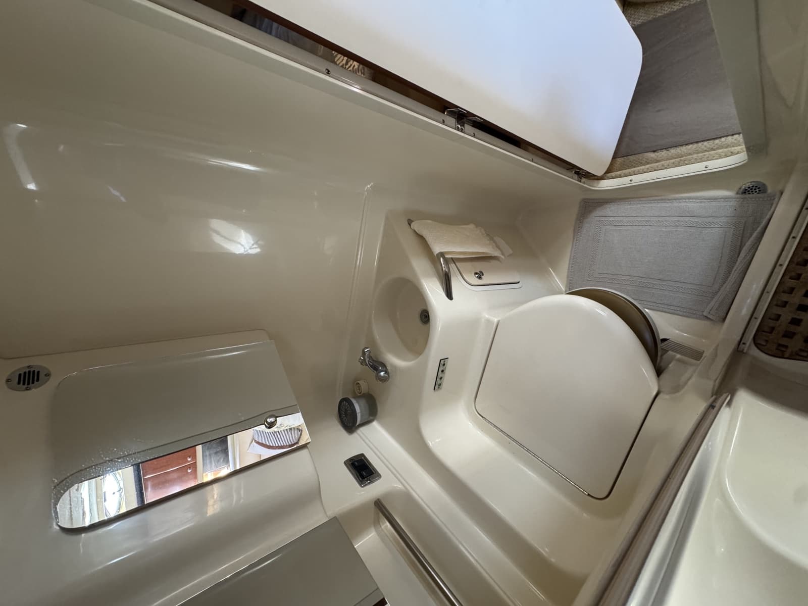 2002 Sea Ray 380 Sundancer - Photo 21
