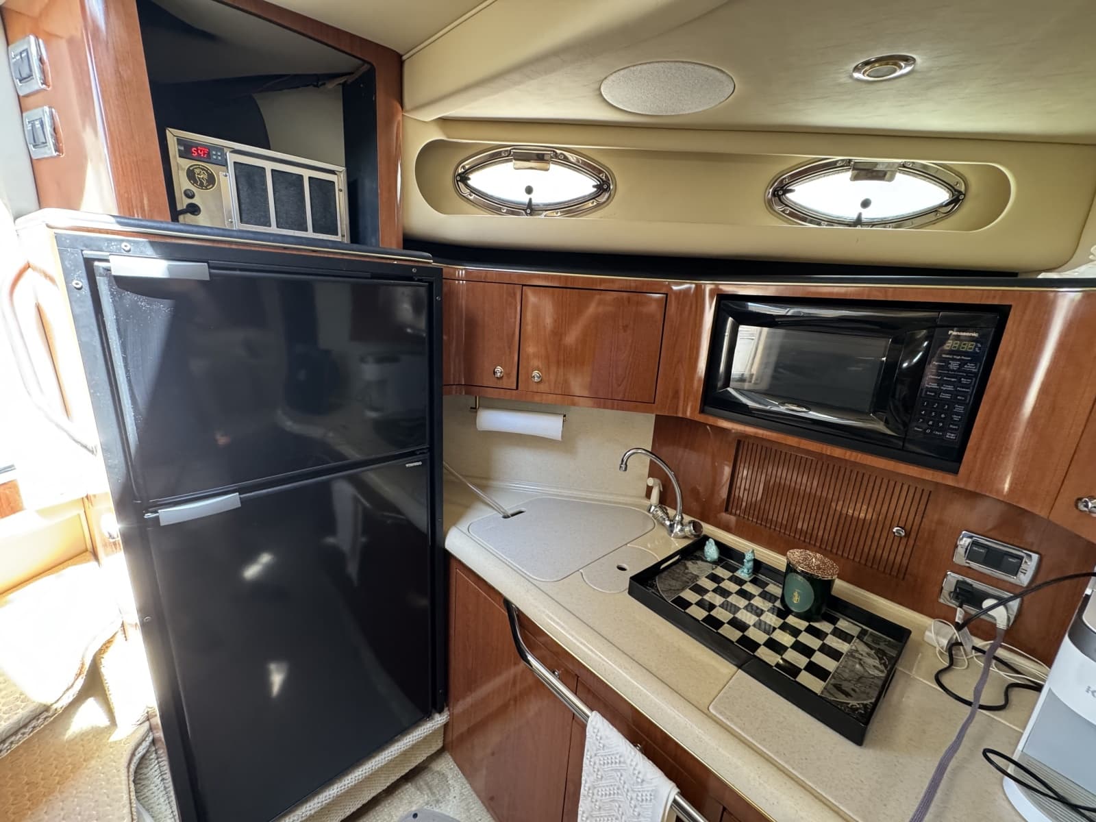 2002 Sea Ray 380 Sundancer - Photo 14