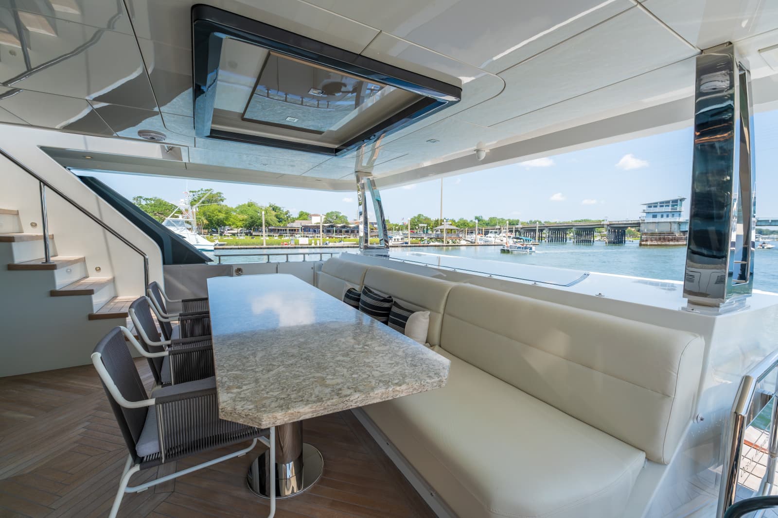 2021 Ocean Alexander 28R - Photo 62