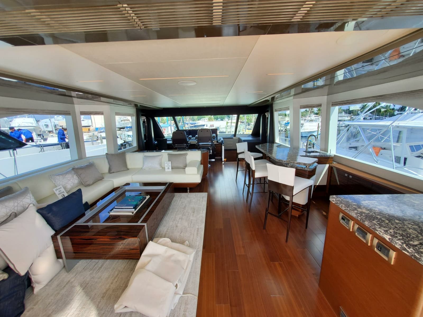 2021 Ocean Alexander 28R - Photo 3