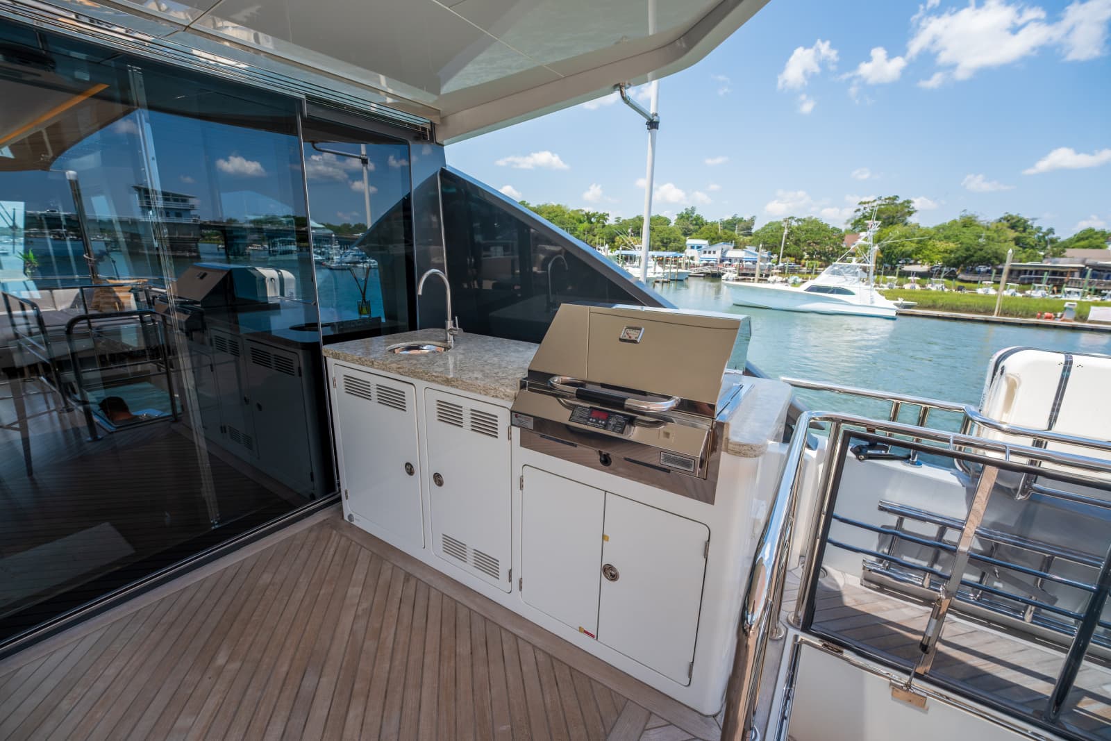 2021 Ocean Alexander 28R - Photo 51