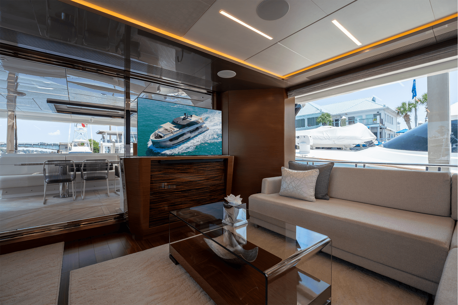 2021 Ocean Alexander 28R - Photo 14