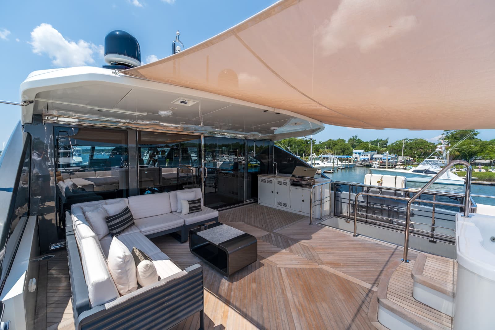 2021 Ocean Alexander 28R - Photo 57