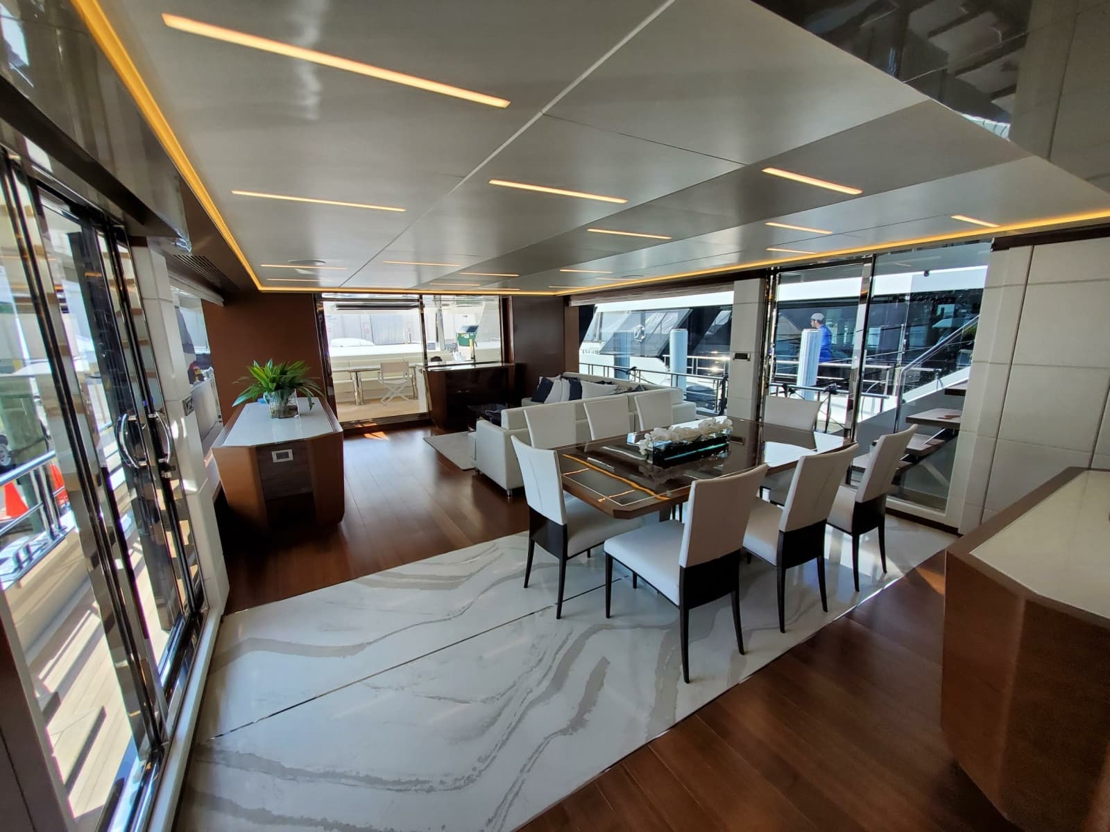 2021 Ocean Alexander 28R - Photo 4
