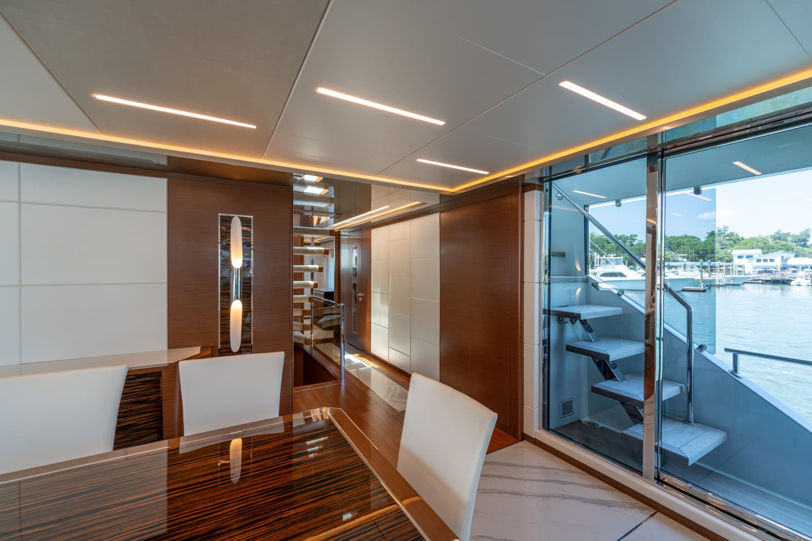 2021 Ocean Alexander 28R - Photo 20