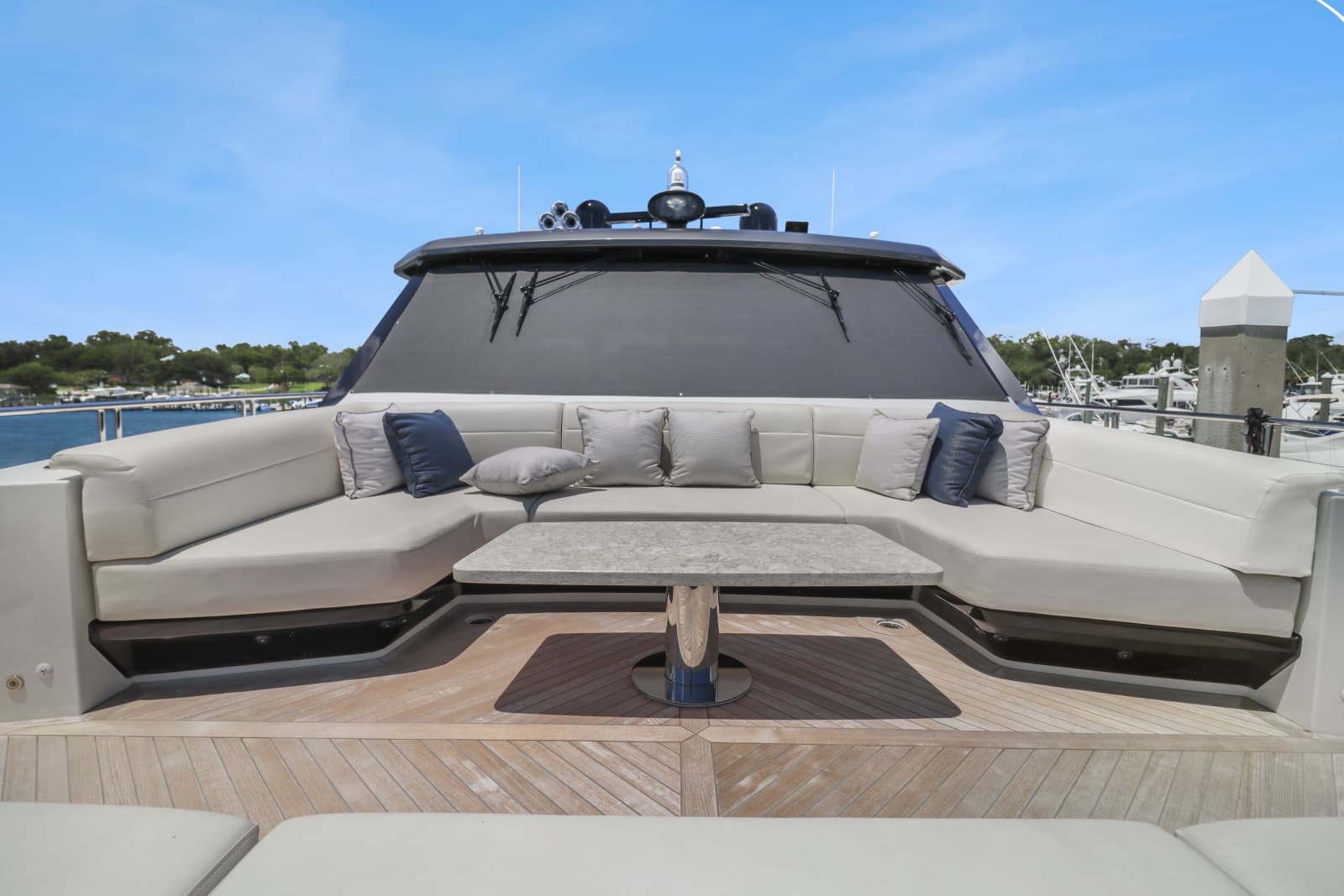 2021 Ocean Alexander 28R - Photo 26