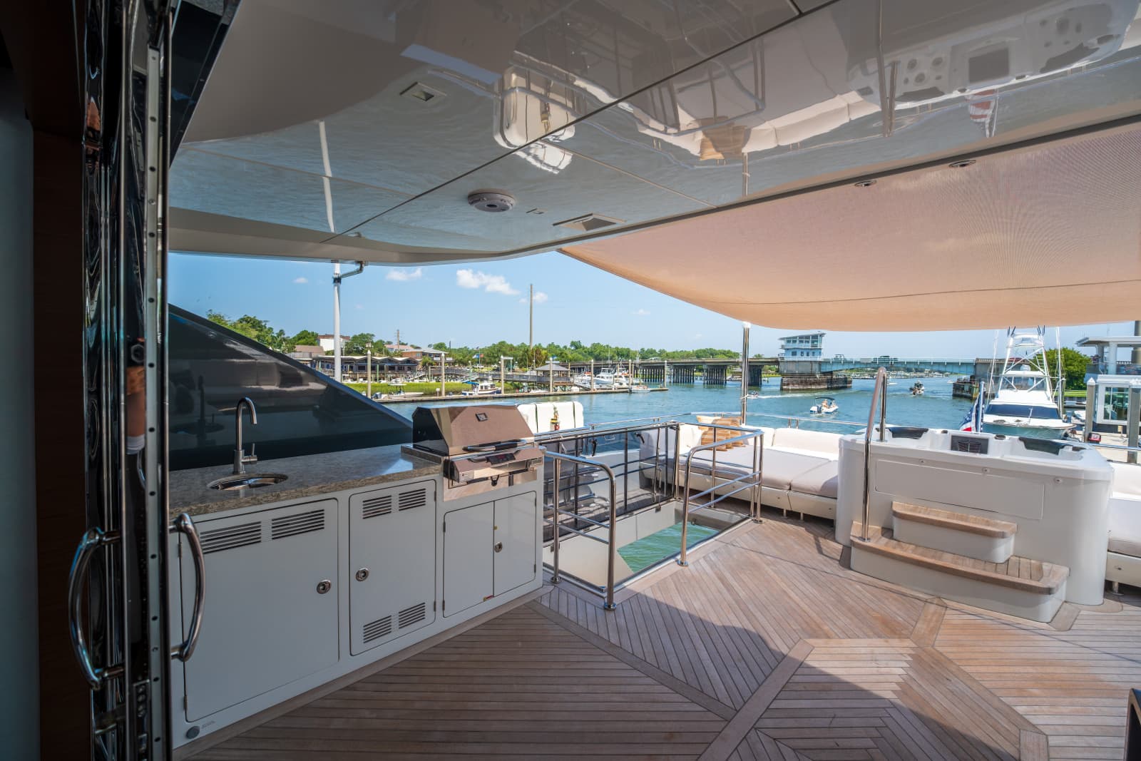 2021 Ocean Alexander 28R - Photo 52