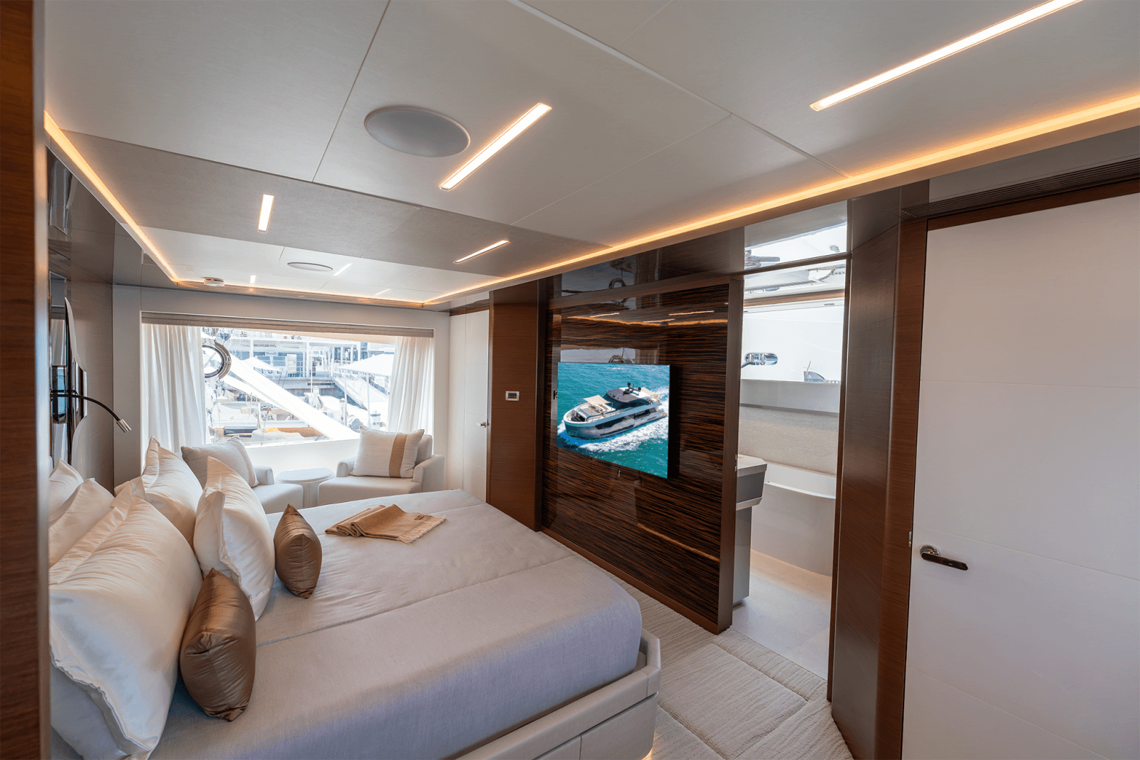 2021 Ocean Alexander 28R - Photo 25