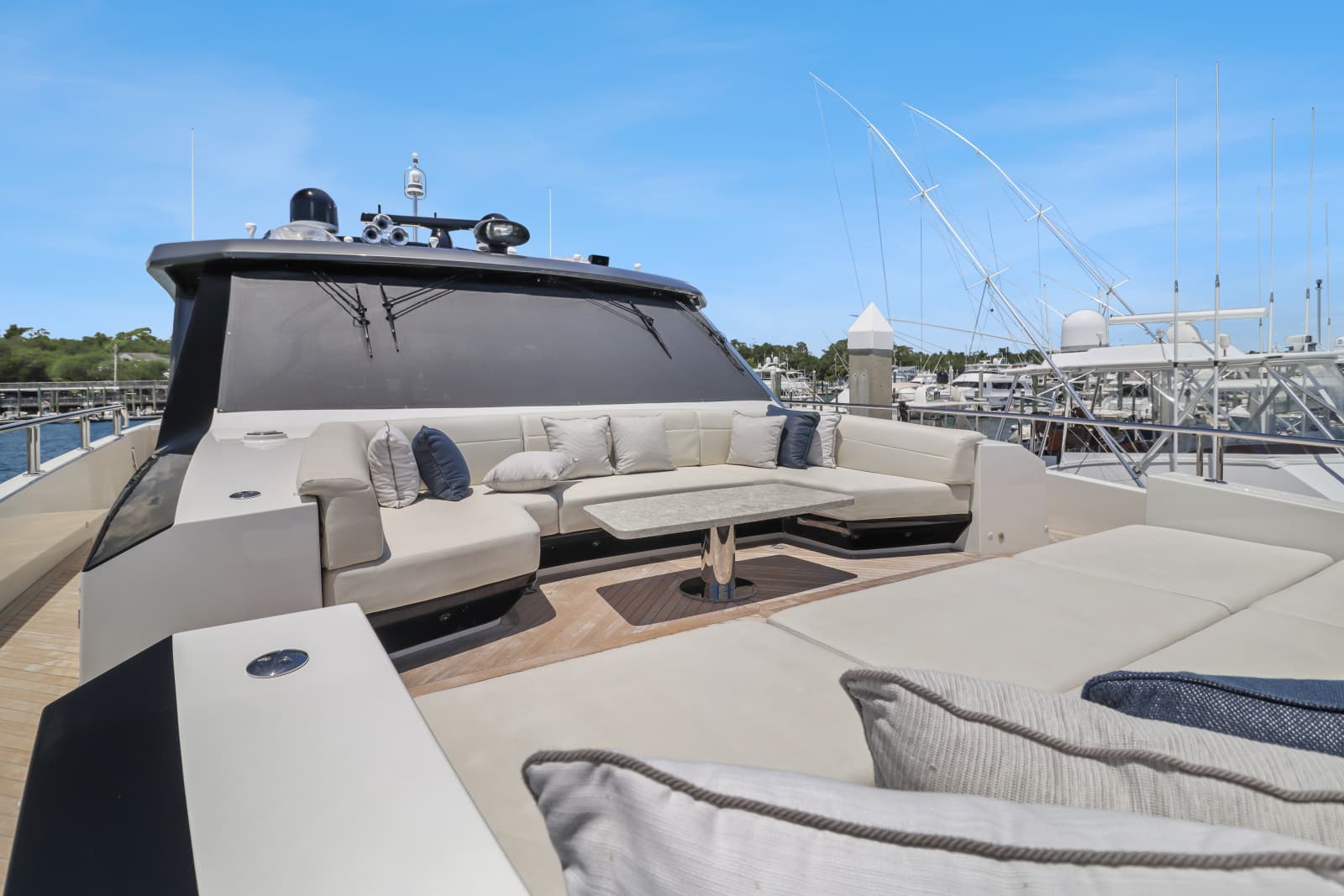 2021 Ocean Alexander 28R - Photo 25