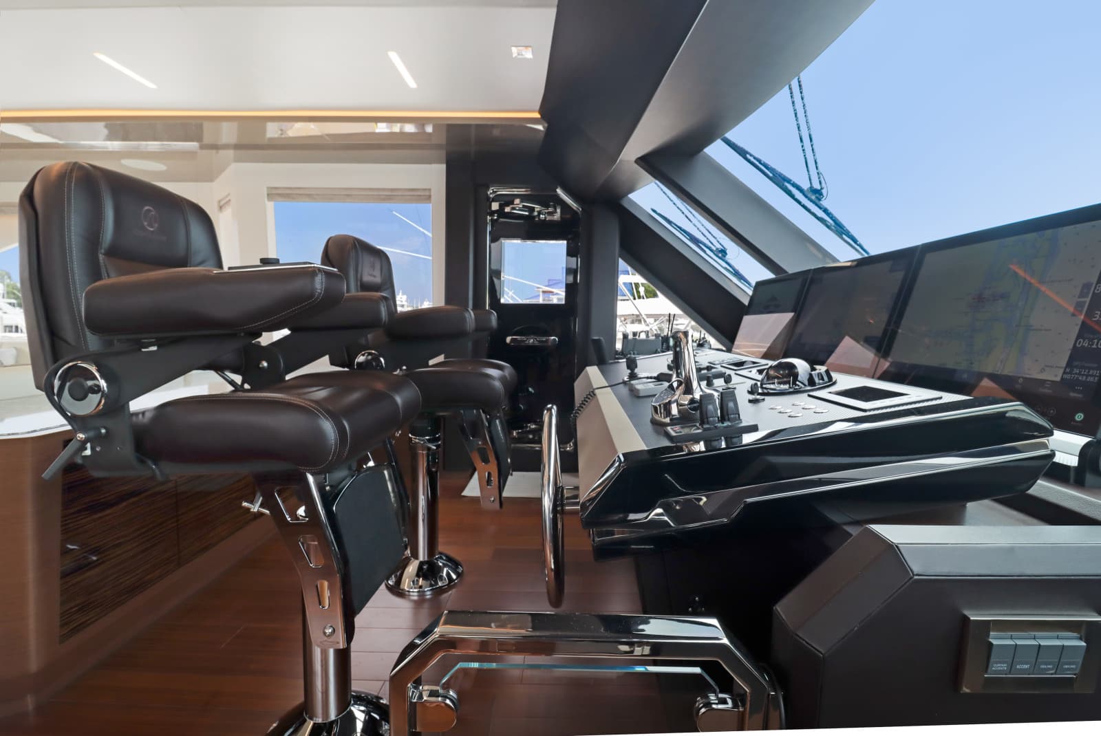 2021 Ocean Alexander 28R - Photo 42