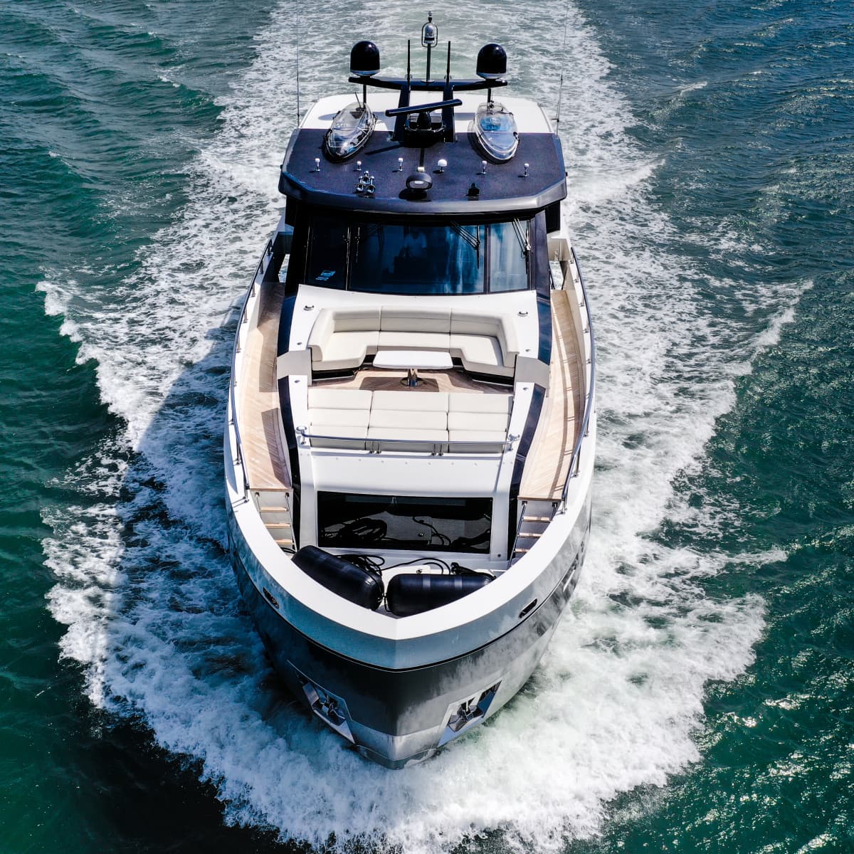 2021 Ocean Alexander 28R - Photo 9