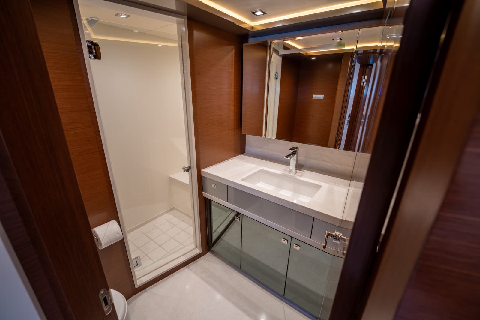 2021 Ocean Alexander 28R - Photo 81