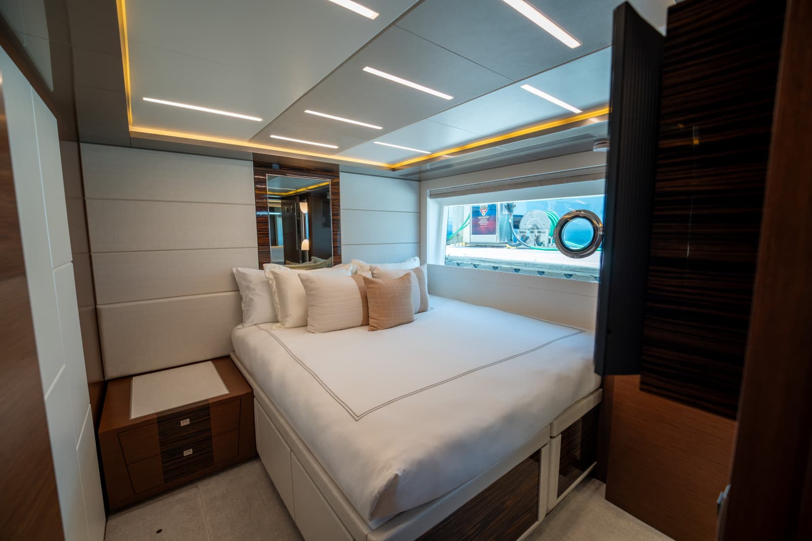 2021 Ocean Alexander 28R - Photo 75
